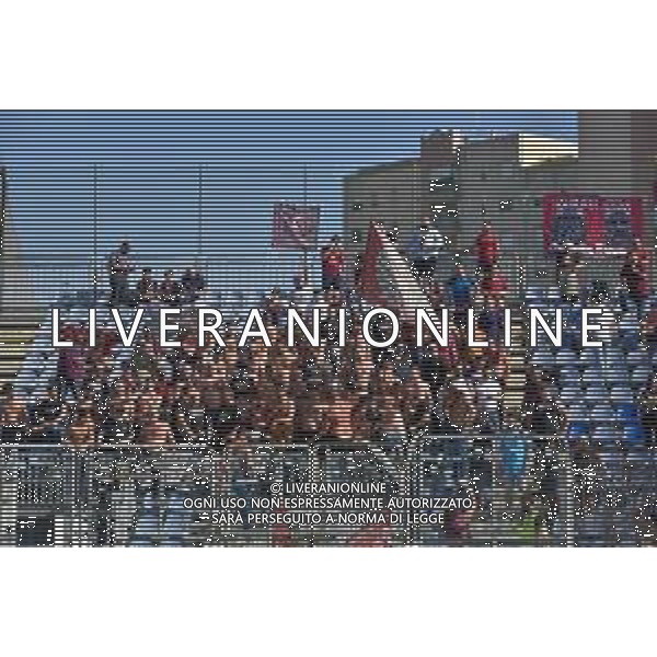 29-10-2022. Cagliari Calcio-Reggina C.S. 11° giornata serie BKT 2022/2023, stadio Unipol Domus Cagliari. Foto Salvatore Moi/Aldo Liverani s.a.s. Nella foto: Tifosi della Reggina nel settore ospiti, allo Stadio Unipol Domus di Cagliari. ©MOI /AGENZIA ALDO LIVERANI SAS
