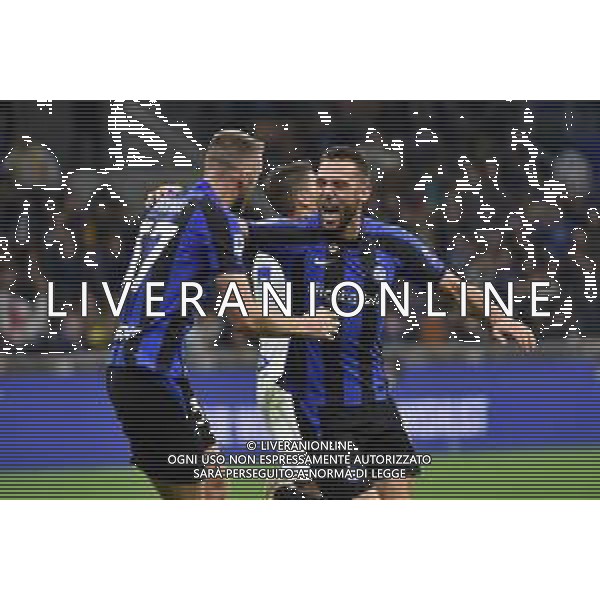 Milan Skriniar (Inter) e Stefan de Vrij (Inter) esultano dopo il gol dell\'1 a 0 Inter vs Sampdoria Milano 29-10-2022 Stadio Giuseppe Meazza - San Siro Campionato Serie A TIM - 12a giornata foto Roberto Garavaglia/ag. Aldo Liverani sas / AGENZIA ALDO LIVERANI SAS
