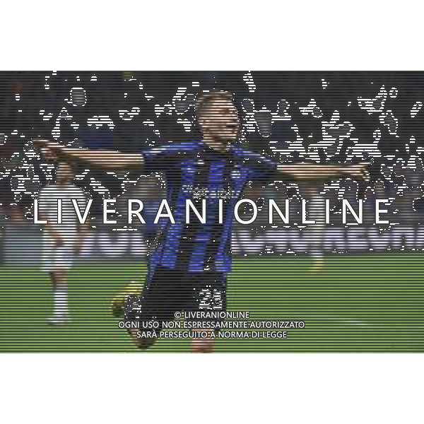 Nicolo\' Barella (Inter) esulta dopo il gol del 2 a 0 Inter vs Sampdoria Milano 29-10-2022 Stadio Giuseppe Meazza - San Siro Campionato Serie A TIM - 12a giornata foto Roberto Garavaglia/ag. Aldo Liverani sas / AGENZIA ALDO LIVERANI SAS