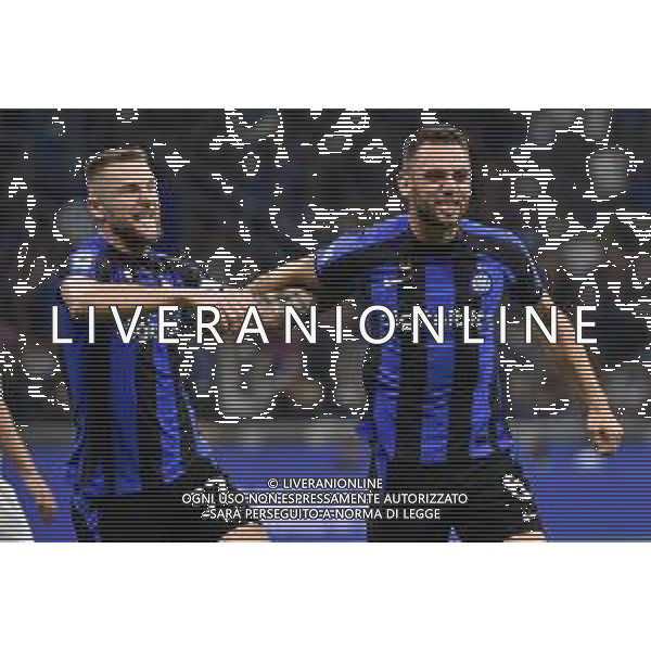 Milan Skriniar (Inter) SX e Stefan de Vrij (Inter) DX esultano dopo il gol dell\'1 a 0 Inter vs Sampdoria Milano 29-10-2022 Stadio Giuseppe Meazza - San Siro Campionato Serie A TIM - 12a giornata foto Roberto Garavaglia/ag. Aldo Liverani sas / AGENZIA ALDO LIVERANI SAS