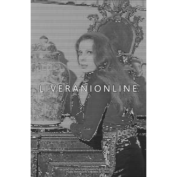RETROSPETTIVA STEFANIA CAREDDU ATTRICE NELLA FOTO NELLA SUA ABITAZIONE A BERGAMO NOVEMBRE 1976 ©Archivio Giovanni Liverani/AGENZIA ALDO LIVERANI SAS
