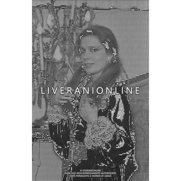 RETROSPETTIVA STEFANIA CAREDDU ATTRICE NELLA FOTO NELLA SUA ABITAZIONE A BERGAMO NOVEMBRE 1976 ©Archivio Giovanni Liverani/AGENZIA ALDO LIVERANI SAS