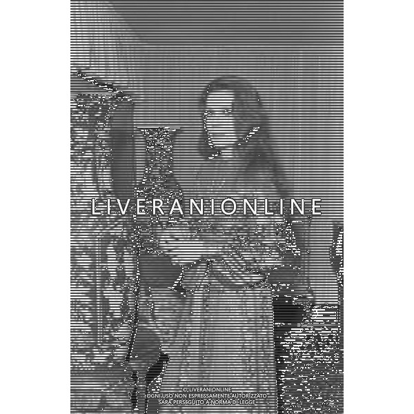 RETROSPETTIVA STEFANIA CAREDDU ATTRICE NELLA FOTO NELLA SUA ABITAZIONE A BERGAMO NOVEMBRE 1976 ©Archivio Giovanni Liverani/AGENZIA ALDO LIVERANI SAS