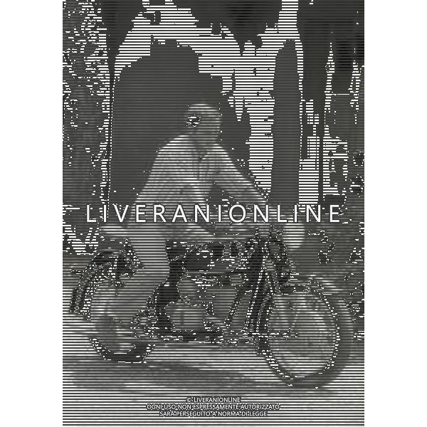 RETROSPETTIVA PHILIPPE LEROY ATTORE NELLA FOTO PHILIPPE LEROY A ROMA NELL\'ANNO 1967 AG ALDO LIVERANI SAS