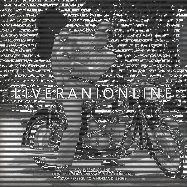 RETROSPETTIVA PHILIPPE LEROY ATTORE NELLA FOTO PHILIPPE LEROY CON FRANCOIS LAURENT E LA FIGLIA PHILIPPINE A ROMA NELL\'ANNO 1967 AG ALDO LIVERANI SAS