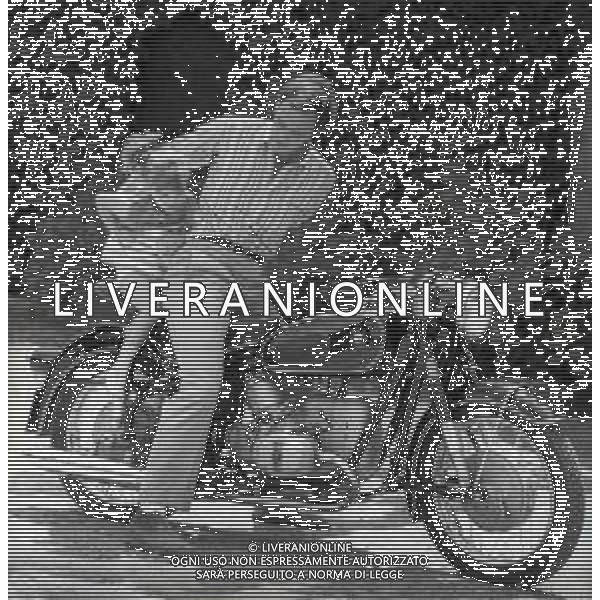 RETROSPETTIVA PHILIPPE LEROY ATTORE NELLA FOTO PHILIPPE LEROY CON FRANCOIS LAURENT E LA FIGLIA PHILIPPINE A ROMA NELL\'ANNO 1967 AG ALDO LIVERANI SAS