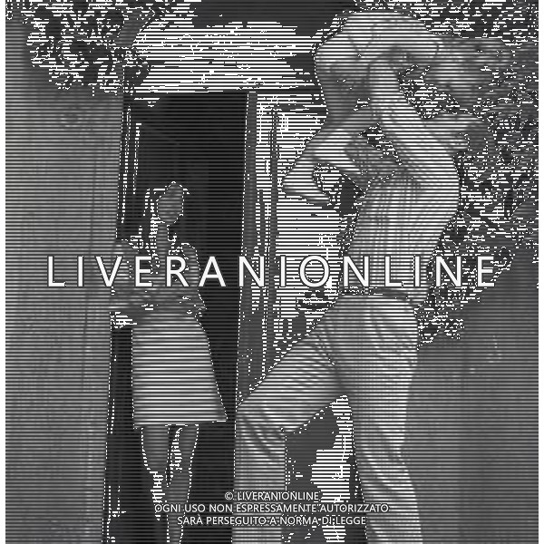 RETROSPETTIVA PHILIPPE LEROY ATTORE NELLA FOTO PHILIPPE LEROY CON FRANCOIS LAURENT E LA FIGLIA PHILIPPINE A ROMA NELL\'ANNO 1967 AG ALDO LIVERANI SAS