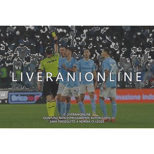 Lazio vs Salernitana Campionato Serie A TIM - 12 Giornata Stadio Olimpico - Roma 30-10-2022 nella foto arbitro Manganiello ammonisce alessio Romagnoli ©Federico Gaetano / AGENZIA ALDO LIVERANI SAS