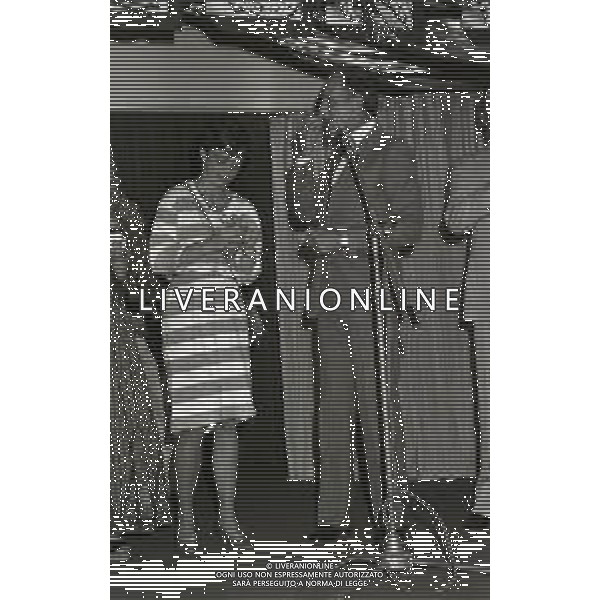 RETROSPETTIVA PHILIPPE LEROY ATTORE NELLA FOTO PHILIPPE LEROY A TAORMINA NELL\'ANNO 1980 AL PREMIO DAVID DI DONATELLO CON LA FIGLIA PHILIPPINE AG ALDO LIVERANI SAS