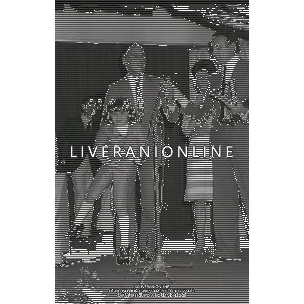 RETROSPETTIVA PHILIPPE LEROY ATTORE NELLA FOTO PHILIPPE LEROY A TAORMINA NELL\'ANNO 1980 AL PREMIO DAVID DI DONATELLO CON PIPPO BAUDO AG ALDO LIVERANI SAS