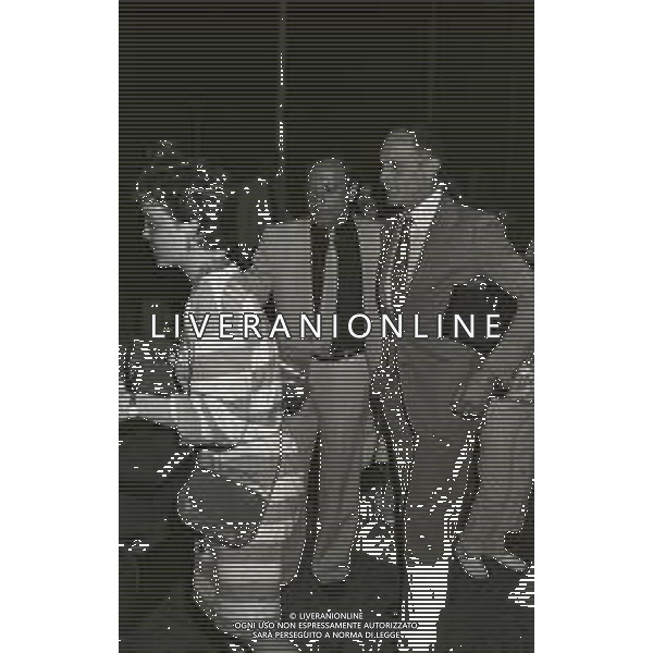 RETROSPETTIVA PHILIPPE LEROY ATTORE NELLA FOTO PHILIPPE LEROY A TAORMINA NELL\'ANNO 1980 AL PREMIO DAVID DI DONATELLO E IL REGISTA DE SILVESTRO RINO AG ALDO LIVERANI SAS