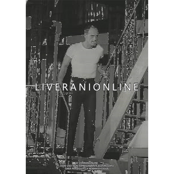 RETROSPETTIVA PHILIPPE LEROY ATTORE NELLA FOTO PHILIPPE LEROY A MILANO NELL\'ANNO 1978 AL TEATRO MANZONI “UN TRAM CHIAMATO DESIDERIO“ AG ALDO LIVERANI SAS