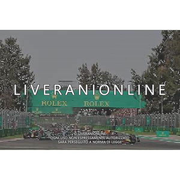 Max Verstappen (NLD) Red Bull Racing RB18 leads at the start of the race. 30.10.2022. Formula 1 World Championship, Rd 20, Mexican Grand Prix, Mexico City, Mexico, Race Day. - www.xpbimages.com, EMail: requests@xpbimages.com © Copyright: Moy / XPB Images / AGENZIA ALDO LIVERANI SAS - ITALY ONLY EDITORIAL USE ONLY