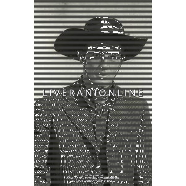 RETROSPETTIVA PHILIPPE LEROY ATTORE NELLA FOTO PHILIPPE LEROY SUL SET DEL FILM “YANKEE“ A ROMA NELL\'ANNO 1967 AG ALDO LIVERANI SAS 