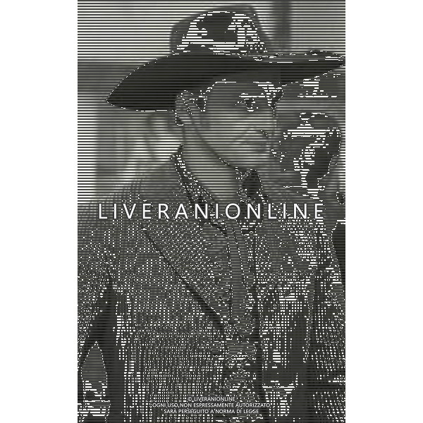 RETROSPETTIVA PHILIPPE LEROY ATTORE NELLA FOTO PHILIPPE LEROY SUL SET DEL FILM “YANKEE“ A ROMA NELL\'ANNO 1967 AG ALDO LIVERANI SAS 