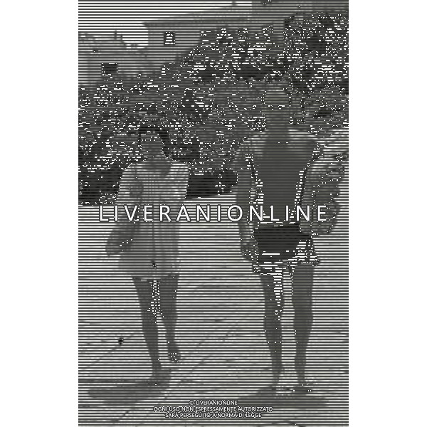 RETROSPETTIVA PHILIPPE LEROY ATTORE NELLA FOTO PHILIPPE LEROY A PORTO ROTONDO NELL\'ANNO 1973 CON EMMA BINI AG ALDO LIVERANI SAS