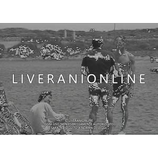 RETROSPETTIVA PHILIPPE LEROY ATTORE NELLA FOTO PHILIPPE LEROY A PORTO ROTONDO NELL\'ANNO 1973 CON EMMA BINI E RENATO SALVATORI AG ALDO LIVERANI SAS
