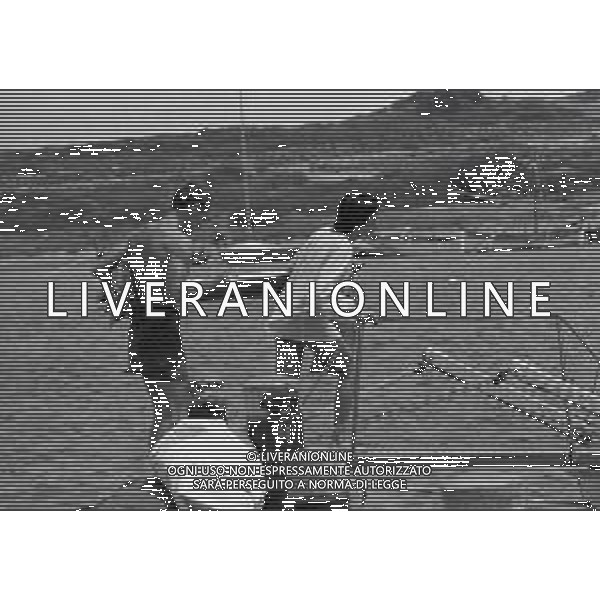 RETROSPETTIVA PHILIPPE LEROY ATTORE NELLA FOTO PHILIPPE LEROY A PORTO ROTONDO NELL\'ANNO 1973 CON EMMA BINI AG ALDO LIVERANI SAS