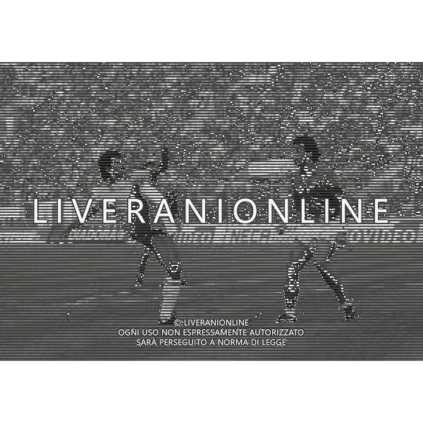 14-10-1989 BOLOGNA PARTITA AMICHEVOLE NAZIONALE ITALIANA -BRASILE 0-1 NELLA FOTO RICARDO ROCHA E GIANLUCA VIALLI AG ALDO LIVERANI SAS