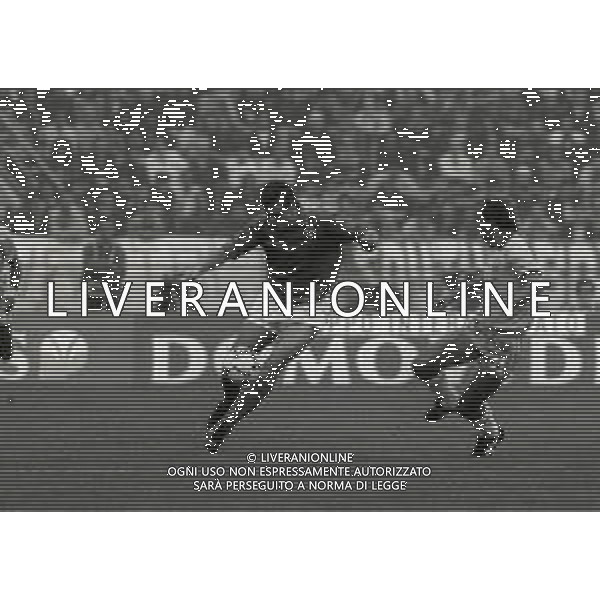 14-10-1989 BOLOGNA PARTITA AMICHEVOLE NAZIONALE ITALIANA -BRASILE 0-1 NELLA FOTO NICOLA BERTI E ALEMAO AG ALDO LIVERANI SAS