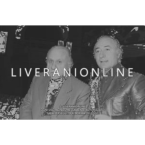 GALA\' " SANREMO PER UNICEF " MARZO 1974 - RETROSPETTIVA NELLA FOTO SEVERINO GAZZELLONI FLAUTISTA CON LO SCULTORE FRANCESCO MESSINA ©Archivio Giovanni Liverani AGENZIA ALDO LIVERANI SAS