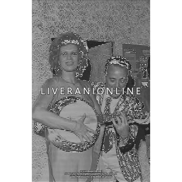 EDIZIONE DEL " CANTAGIRO SHOW " A CASALPURSTERLENGO 6 LUGLIO 1974 - RETROSPETTIVA NELLA FOTO IVA ZANICCHI ©Archivio Giovanni Liverani / AGENZIA ALDO LIVERANI SAS