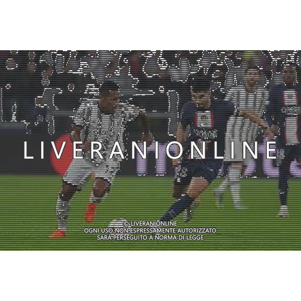 Torino 02.11.2022 Stadio Allianz Stadium ©Manuela Viganti/Agenzia Aldo Liverani Juventus vs Paris Saint Germain Champions League 2022/2023 Gruppo H Giornata 6 di 6 Nella foto: alex sandro e carlos soler / AGENZIA ALDO LIVERANI SAS