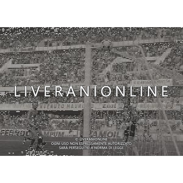17-01-1990 VERONA CAMPIONATO DI CALCIO SERIE A VERONA-BARI 1-1 NELLA FOTO AZIONE DI GIOCO AG ALDO LIVERANI SAS