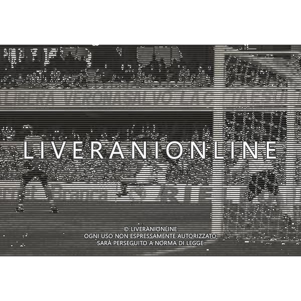18-03-1990 VERONA CAMPIONATO DI CALCIO SERIE A VERONA-BOLOGNA 3-2 NELLA FOTO AZIONE DI GIOCO AG ALDO LIVERANI SAS