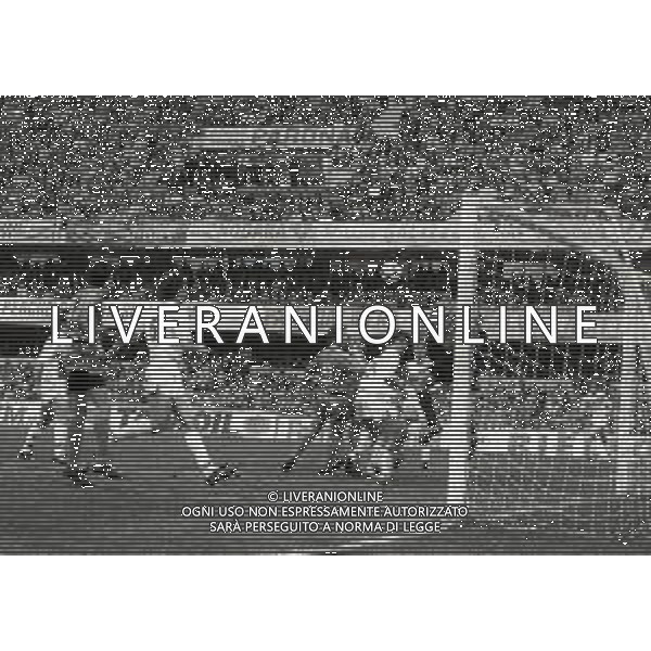 18-03-1990 VERONA CAMPIONATO DI CALCIO SERIE A VERONA-BOLOGNA 3-2 NELLA FOTO AZIONE DI GIOCO AG ALDO LIVERANI SAS