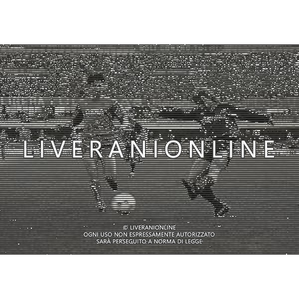 26-11-1989 VERONA CAMPIONATO DI CALCIO SERIE A VERONA-ROMA 2-2 NELLA FOTO RUDY VOLLER E ALFONSO BERTOZZI AG ALDO LIVERANI SAS 