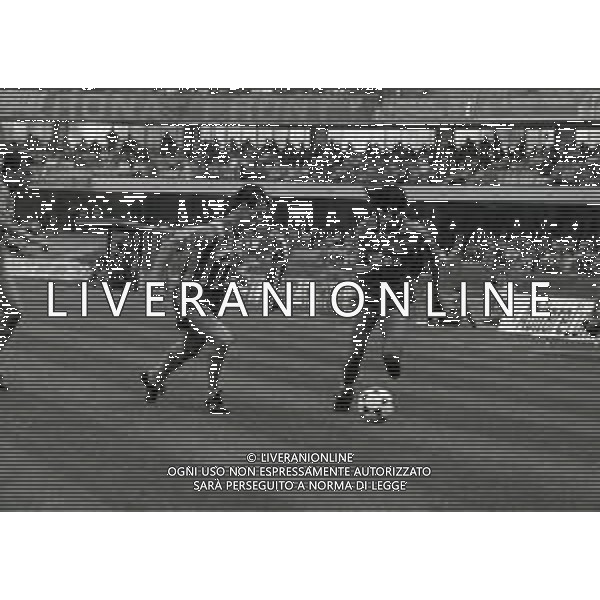 01-10-1989 VERONA CAMPIONATO DI CALCIO SERIE A VERONA-LECCE 0-0 NELLA FOTO DAVIDE PELLEGRINI E LUIGI GARZYA AG ALDO LIVERANI SAS