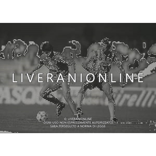 01-10-1989 VERONA CAMPIONATO DI CALCIO SERIE A VERONA-LECCE 0-0 NELLA FOTO VICTOR SOTOMAYOR E PIETRO PAOLO VIRDIS AG ALDO LIVERANI SAS
