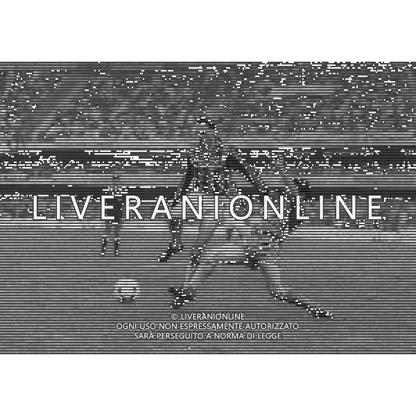 22-04-1990 VERONA CAMPIONATO DI CALCIO SERIE A VERONA-MILAN 2-1 NELLA FOTO MARCO VAN BASTEN AG ALDO LIVERANI SAS