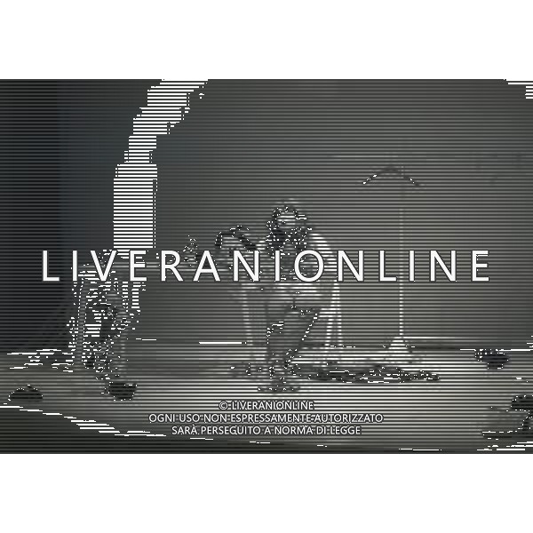 1982 MILANO TEATRO GEROLAMO SPETTACOLO TEATRALE DI LIVIA CERINI NELLA FOTO LIVIA CERINI NELLO SPETTACOLO AG ALDO LIVERANI SAS
