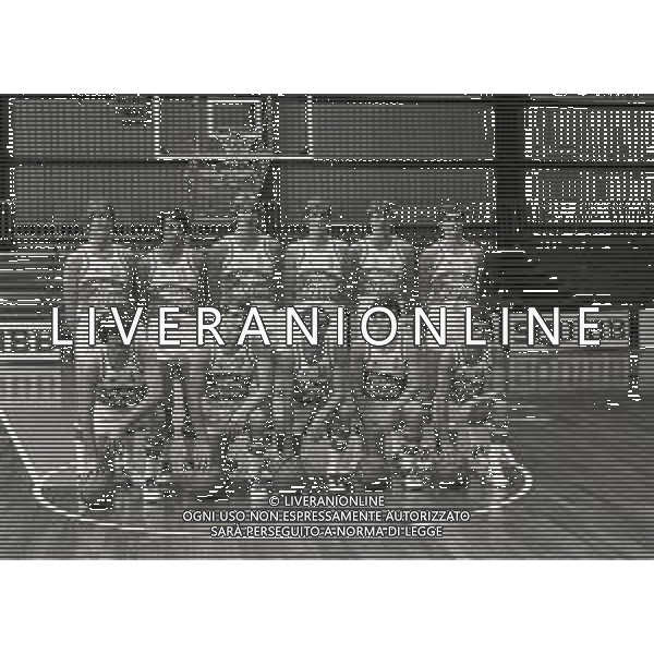 1980-1981 CANTU\' PRESENTAZIONE DELLA FORMAZIONE DI BASKET SQUIBB CANTU\' SERIE A 1 AG ALDO LIVERANI SAS
