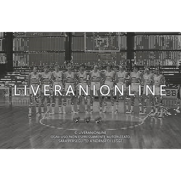1980-1981 CANTU\' PRESENTAZIONE DELLA FORMAZIONE DI BASKET SQUIBB CANTU\' SERIE A 1 AG ALDO LIVERANI SAS
