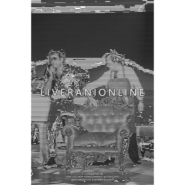 PROGRAMMA TELEVISIVO \'UNA ROTONDA SUL MARE\' SECONDA EDIZIONE DEL 1990 - RETROSPETTIVA NELLA FOTO TEO TEOCOLI CON MASSIMO BOLDI ©Archivio AG ALDO LIVERANI SAS