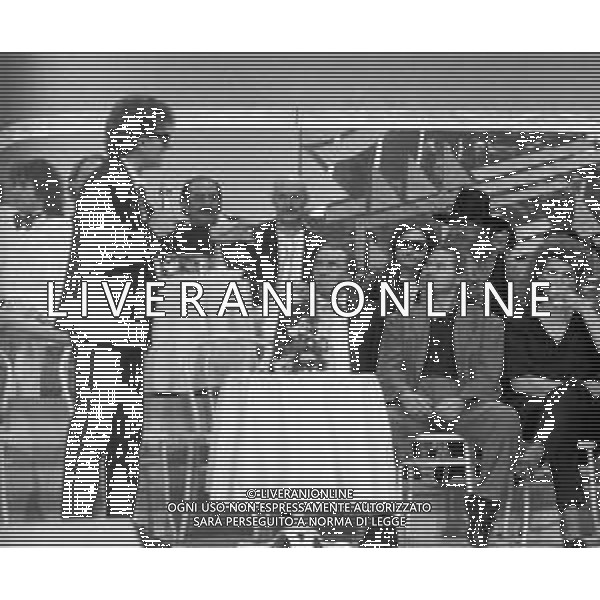 PROGRAMMA TELEVISIVO \'UNA ROTONDA SUL MARE\' SECONDA EDIZIONE DEL 1990 - RETROSPETTIVA NELLA FOTO RED RONNIE CON FRANCO SIMONE E IVA ZANICCHI ©Archivio AG ALDO LIVERANI SAS