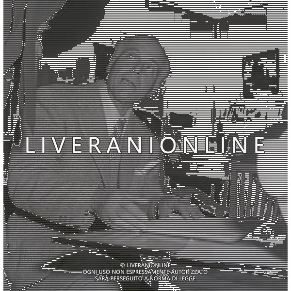 RETROSPETTIVA GENERALE UMBERTO NOBILE ESPLORATORE-INGEGNERE ACCADEMICO ITALIANO NELLA FOTO IL GENERALE UMBERTO NOBILE NELLA SUA CASA A ROMA NELL\'ANNO 1952 FOTO SANDRO VESPASIANI-AG ALDO LIVERANI SA