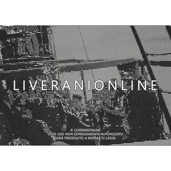 RETROSPETTIVA GENERALE UMBERTO NOBILE ESPLORATORE-INGEGNERE ACCADEMICO ITALIANO NELLA FOTO SALVATAGGIO E COMPONENTI DIRIGIBILE ITALIA FOTO SANDRO VESPASIANI-AG ALDO LIVERANI SAS 