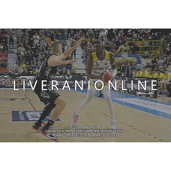 Aric Holman - Tezenis Verona durante il match tra Tezenis Verona e Dolomiti Trentino Energia valido per la sesta giornata del campionato Italiano di basket serie A1. 6 Novembre 2022, Pala AGSM-AIM, Verona, Italia FOTO ROBERTO TOMMASINI-AG ALDO LIVERANI SAS