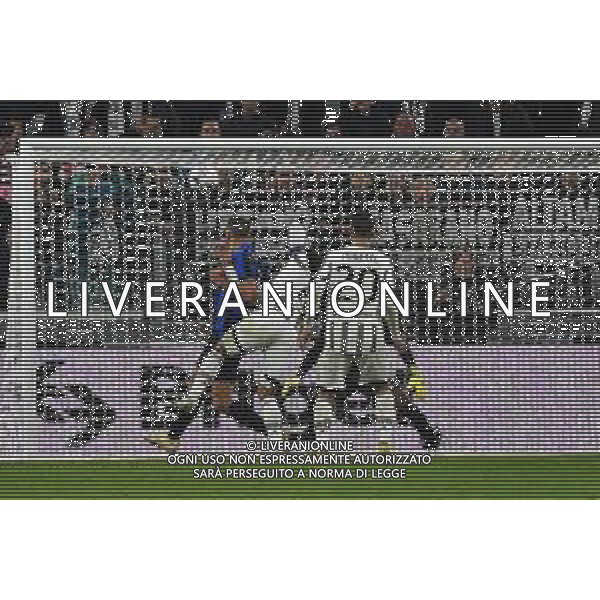 Torino 06.11.2022 Allianz Stadium ©Manuela Viganti/Agenzia Aldo Liverani Juventus vs Inter Campionato Calcio Serie A TIM 2022/2023 13a giornata Nella foto: Gol annullato a Danilo per un tocco del braccio senza vedere trattenuta di Stefan De Vrji che lo sbilancia / AGENZIA ALDO LIVERANI SAS