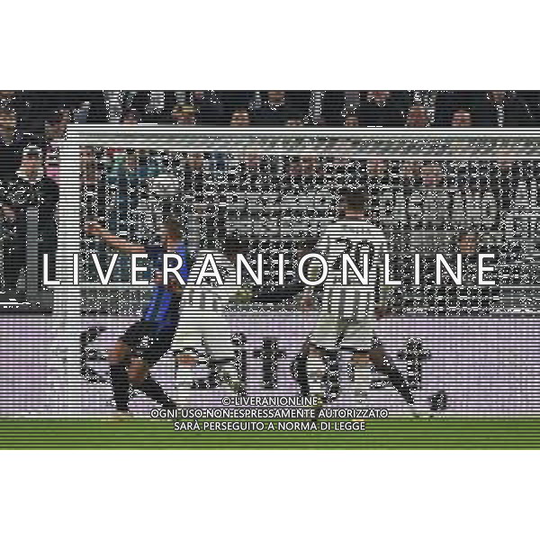 Torino 06.11.2022 Allianz Stadium ©Manuela Viganti/Agenzia Aldo Liverani Juventus vs Inter Campionato Calcio Serie A TIM 2022/2023 13a giornata Nella foto: Gol annullato a Danilo per un tocco del braccio senza vedere trattenuta di Stefan De Vrji che lo sbilancia / AGENZIA ALDO LIVERANI SAS