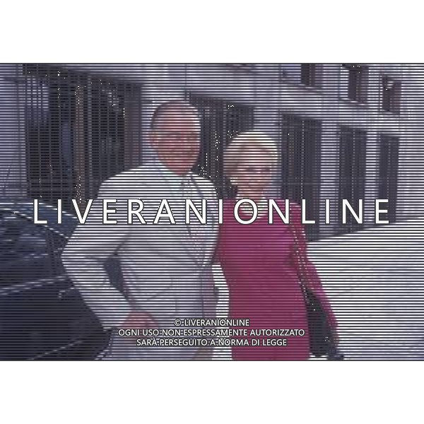 RETROSPETTIVA JANET LEIGH PSEUDONIMO DI JANNET HELEN MORRISON ATTRICE  NELLA FOTO JANET LEIGH CON ROD TAYLOR A CERNOBBIO ANNI 90 AG ALDO LIVERANI SAS 
