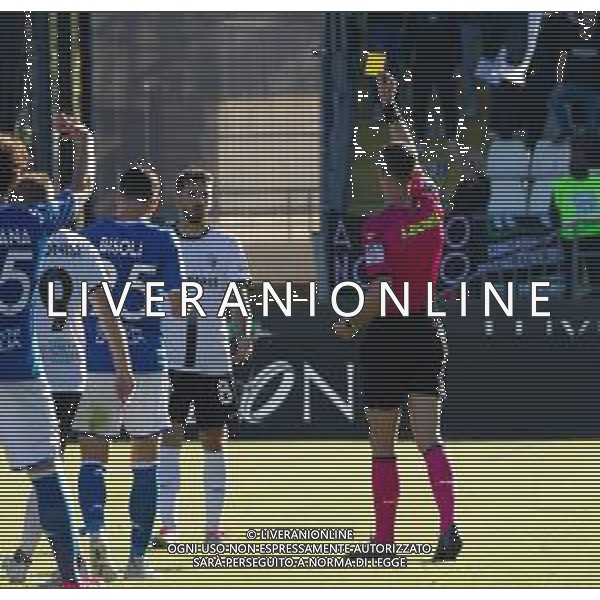 arbitro matteo graffio estrae il cartellino giallo per l\'ammonizione di caligara fabrizio BRESCIA - ASCOLI CAMPIONATO CALCIO SERIE B 05.11.2022 ©GIAMPIETRI PAOLO / AGENZIA ALDO LIVERANI SAS