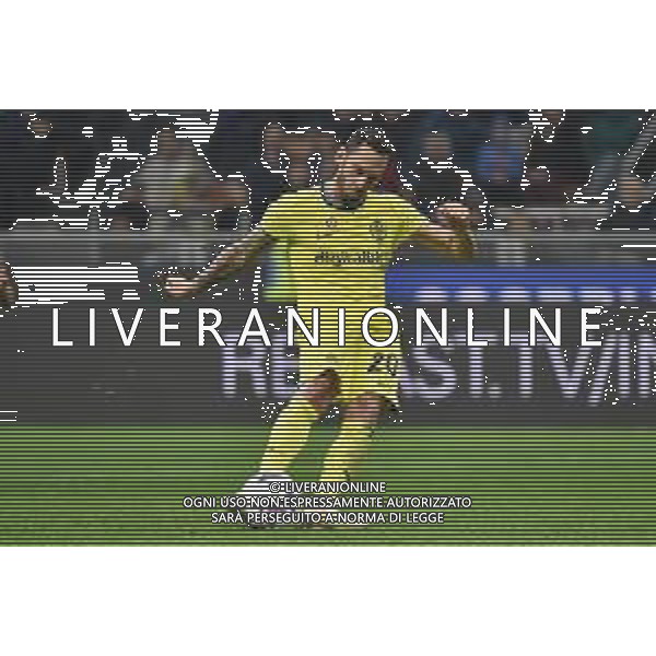 Hakan Calhanoglu (Inter) segna il gol del 5 a 1 Inter vs Bologna Milano 09-11-2022 Stadio Giuseppe Meazza - San Siro Campionato Serie A TIM - 14a giornata foto Roberto Garavaglia/ag. Aldo Liverani sas / AGENZIA ALDO LIVERANI SAS