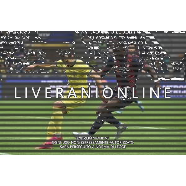 Henrikh Mkhitaryan (Inter) SX e Bakary Adama Soumaoro (Bologna) DX Inter vs Bologna Milano 09-11-2022 Stadio Giuseppe Meazza - San Siro Campionato Serie A TIM - 14a giornata foto Roberto Garavaglia/ag. Aldo Liverani sas / AGENZIA ALDO LIVERANI SAS