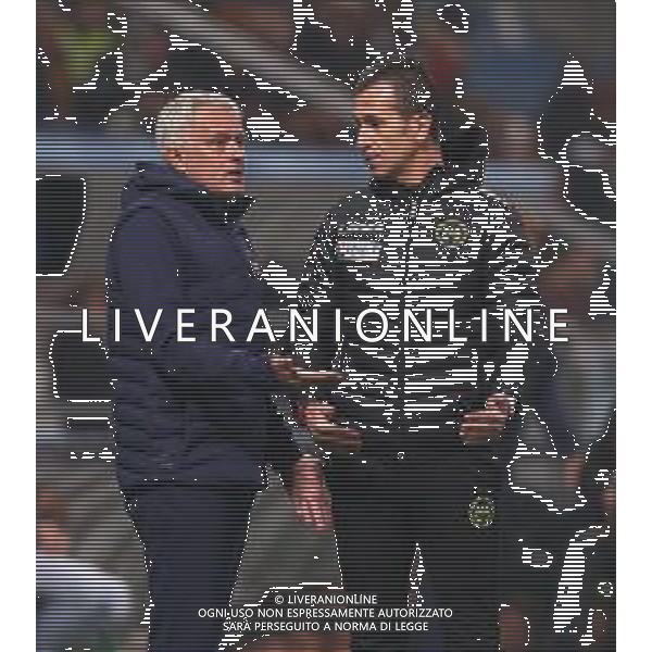 SASSUOLO - ROMA CAMPIONATO CALCIO SERIE A TIM 09.11.92022 NELLA FOTO JOSE\' MOURINHO ALLENATORE ( ROMA ) CON L\'ARBITRO DANIELE DOVERI ©SANTANDREA / AGENZIA ALDO LIVERANI SAS