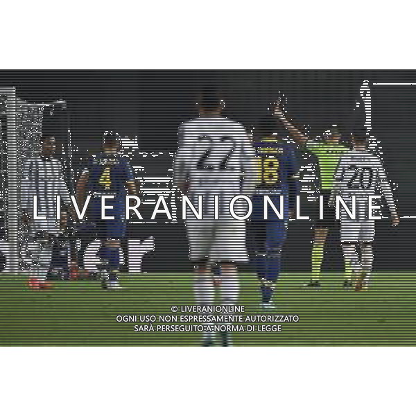 TVRG espulsionne Alex Sandro (Juventus) Hellas Verona vs Juventus Verona 10-11-2022 Stadio Marcantonio Bentegodi Campionato Serie A TIM - 14a giornata foto Roberto Garavaglia/ag. Aldo Liverani sas / AGENZIA ALDO LIVERANI SAS